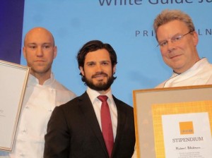 Even Bakke wins award School-chef of the Year, Even to the left.